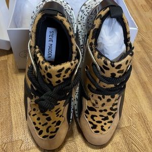 Steve Madden Cliff Animal print sneaker. 6.5 BNIB